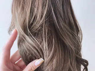 ミディアム カラー hairdressing salon　mulum所属・Kasumi 店長のマツエク・マツパデザイン