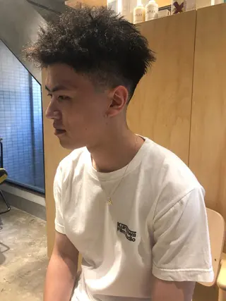 メンズ 🌈圧倒的デザイン パーマ　関和希のヘアスタイル