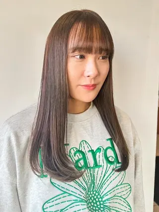 ロング 吉田 莉乃のヘアスタイル