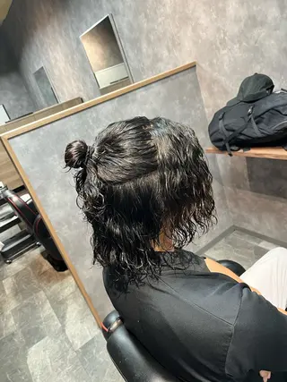 セミロング SWELL-WHITE-所属・SWELL  高峰 将生  メンズ専門のヘアスタイル