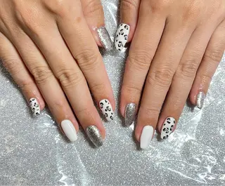 ネイル VIERU 🌈🎀💖のネイルデザイン