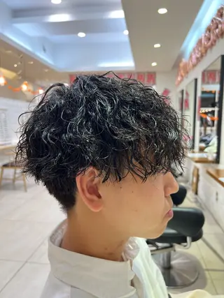 ショート メンズパーマ 岩成健志郎のヘアスタイル