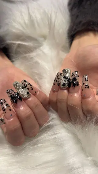 ネイル OPHELIA 𓃛のネイルデザイン