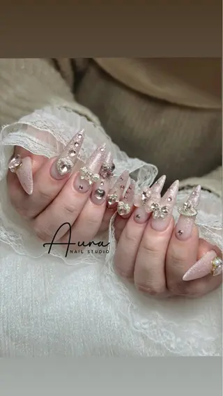 ネイル Aura Nail Studioのネイルデザイン