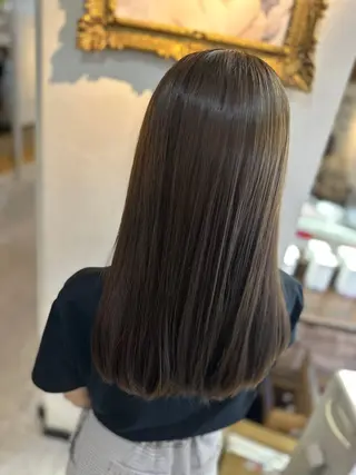 セミロング カラー 大潮 梨奈のヘアスタイル