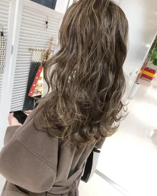 セミロング カラー ブリーチカラーレイヤ ーカット🦋annaのヘアスタイル