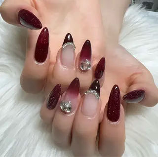 ネイル &ME ネイルサロンのネイルデザイン