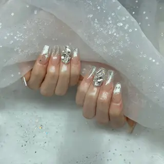 ネイル 金井 奈々のネイルデザイン