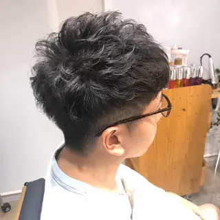 パーマ メンズ 🟢ウルフ／スパイラ ルパーマ／大西🟢のヘアスタイル