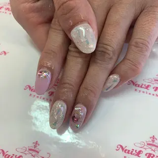 ネイル ネイルリボン 受付スタッフのネイルデザイン