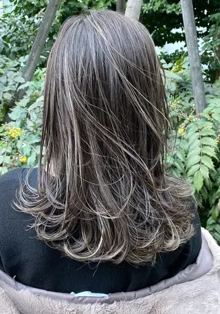 ミディアム 塩川 和弥のヘアスタイル