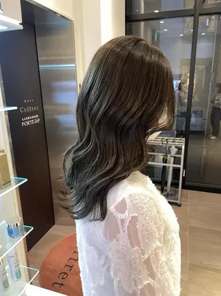 セミロング カラー 堀江／韓国・透明感 カラー／みずき🐩のヘアスタイル