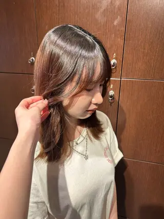 ミディアム レイヤー/透明感カラ ー/茅ヶ崎/momiのヘアスタイル