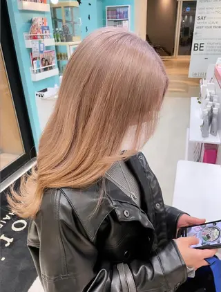 セミロング カラー ハッシュカット レイヤー池袋のヘアスタイル