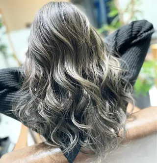 ロング カラー 河内 元伸のヘアスタイル