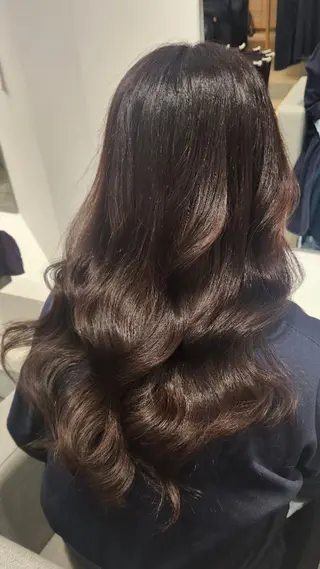 ロング ステアケース所属・小副川 Maayaのヘアスタイル