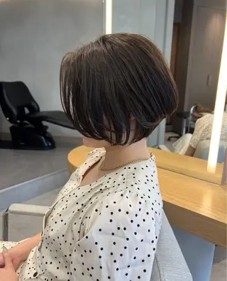 ショート カラー 小森聖奈 韓国風レイヤーカットのヘアスタイル