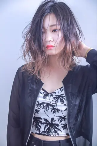 ミディアム カラー 伊藤 裕貴のヘアスタイル