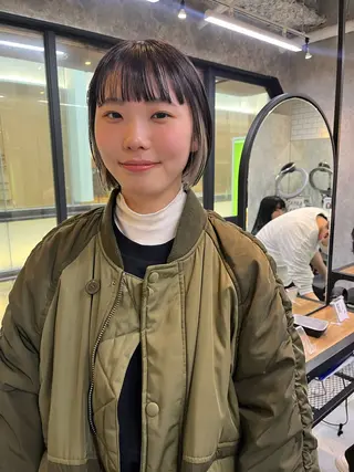 ショート カラー 細川 夕利亜のヘアスタイル