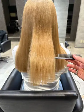 セミロング _WHITE鳳店所属・_WHITE /藤田唯生のヘアスタイル