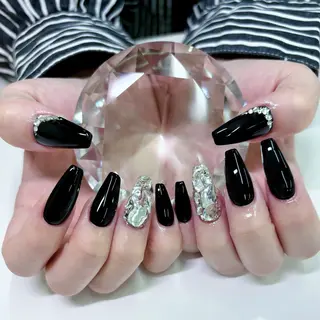 ネイル 秋元 琴音のネイルデザイン