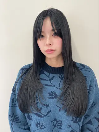 ロング カラー スズキ シオリのヘアスタイル