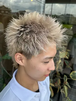 カラー メンズ arika オケシ　リョウダイのヘアスタイル