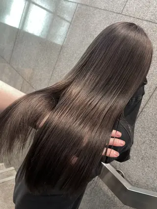 ロング カラー GATE.所属・シマヅ タイジのヘアスタイル