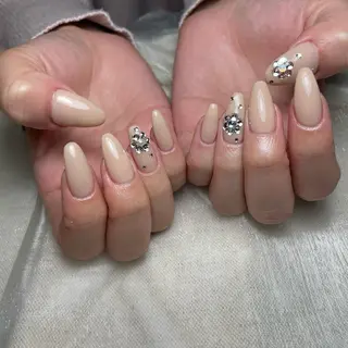 ネイル repos~ルポ~所属・里見 麗のネイルデザイン