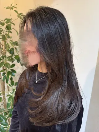 ロング カット｜ハイトーン｜ Suzukaのヘアスタイル