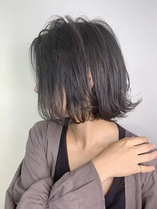 ミディアム アンダーバーホワイト 堺東店のヘアスタイル