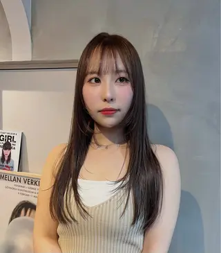 ロング カラー ナツミ/透明感カラー /酸性ストレートのヘアスタイル