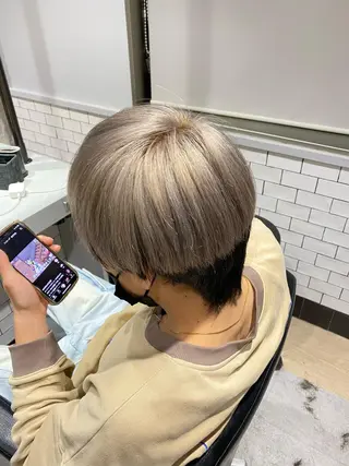 ショート カラー ハイトーンエフェクト ブリーチいち丸のヘアスタイル