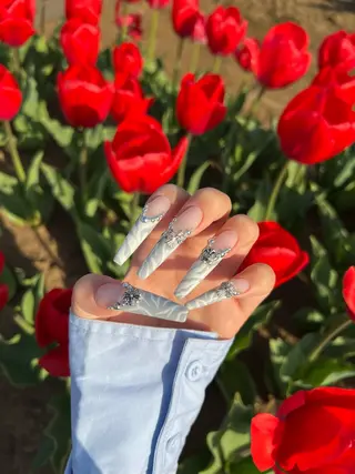 ネイル zirnail所属・zir  nail 🕊️💗RIOのネイルデザイン