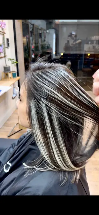 ミディアム カラー Cure2所属・🌈ハイライト特化 🌈 🐶ノザワ🐶のヘアスタイル