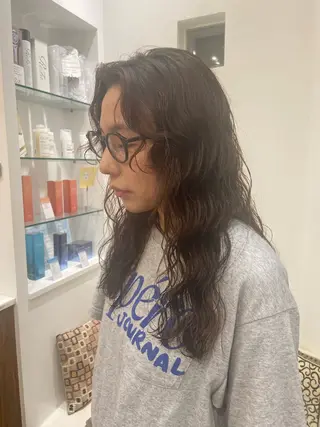 ロング パーマ atelier doux dimanche（アトリエ・ドゥー・ディマンシュ）所属・Fukamiレイヤー 透明感カラーのヘアスタイル