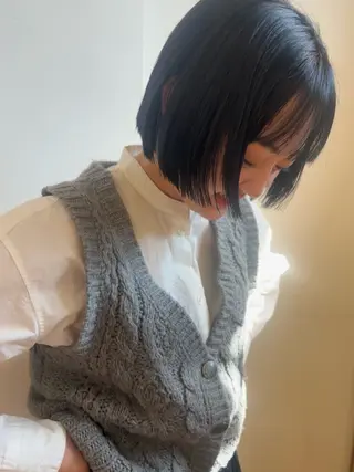 ミディアム 津田 里菜のヘアスタイル