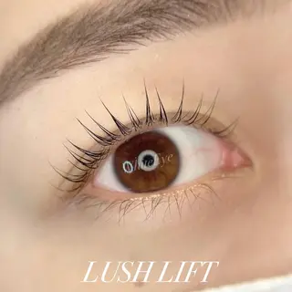 マツエク・マツパ ホワイトアイ HIKARUの眉毛・アイブロウイメージ