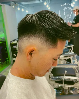 ショート 天王寺で1番人気の フェード師/大野尋哉のヘアスタイル