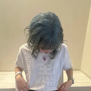 パーマ ウルフカット/ ハイトーン/作山葵のヘアスタイル