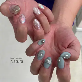 ネイル マツエク・マツパ アイブロウ beautyroom Naturaのネイルデザイン