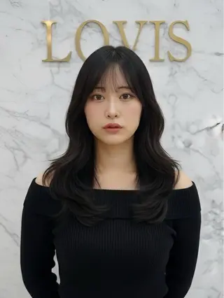 セミロング 倉林隆一🐈 ダブルカラー/艶髪のヘアスタイル