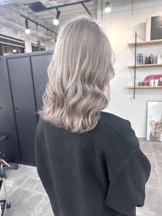 セミロング ヘアアレンジ カラー ハイトーン カラーのヘアスタイル