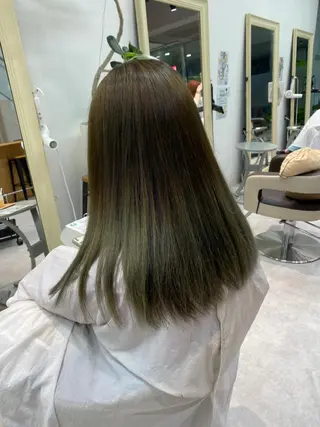 ミディアム カラー THE ESCALA 町田所属・町田縮毛矯正/ 髪質改善/美髪特化のヘアスタイル