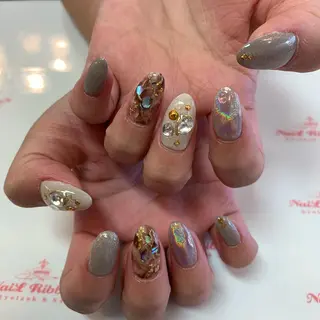 ネイル ネイルリボン 受付スタッフのネイルデザイン