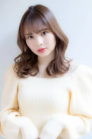 ミディアム レイヤーカット /透明感カラー西田のヘアスタイル