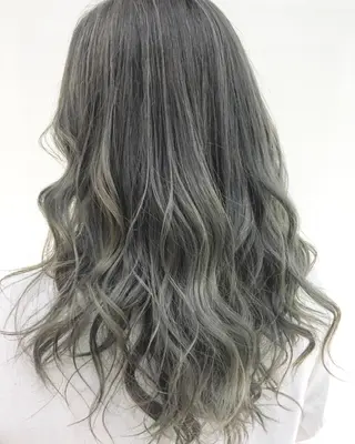 ミディアム VOICE　hair所属・レイヤーカット 川田くるみのヘアスタイル