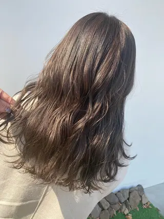ロング カラー JILL ユキのヘアスタイル