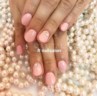 ミディアム R NAILSALONのネイルデザイン