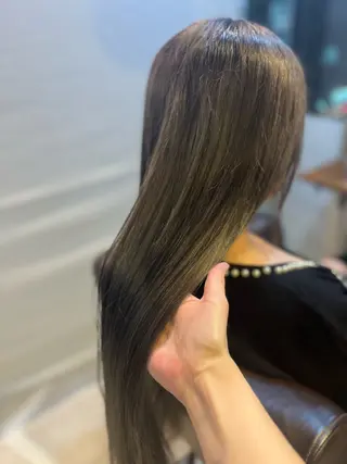 ロング カラー 大石 藍のヘアスタイル